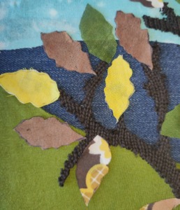 Tronco e folhas do carvalho elaborados com pedaços de tecido usados.